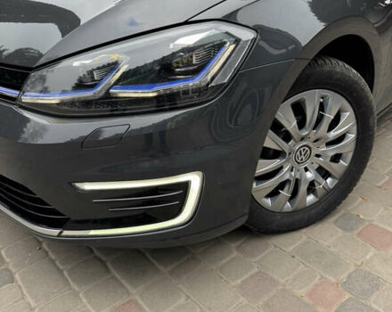 Серый Фольксваген e-Golf, объемом двигателя 0 л и пробегом 95 тыс. км за 13000 $, фото 5 на Automoto.ua