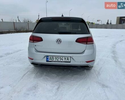 Серый Фольксваген e-Golf, объемом двигателя 0 л и пробегом 92 тыс. км за 12500 $, фото 6 на Automoto.ua