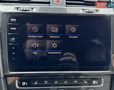 Серый Фольксваген e-Golf, объемом двигателя 0 л и пробегом 91 тыс. км за 15099 $, фото 67 на Automoto.ua