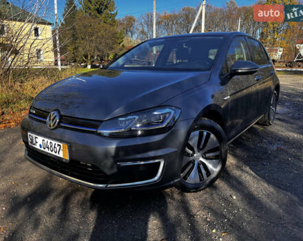 Серый Фольксваген e-Golf, объемом двигателя 0 л и пробегом 127 тыс. км за 11950 $, фото 1 на Automoto.ua