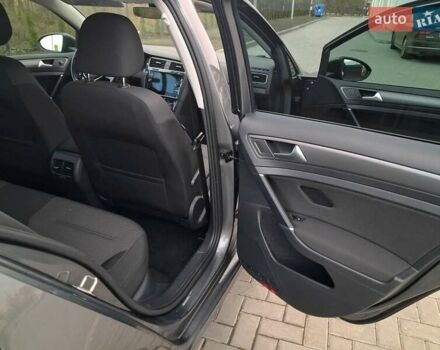 Серый Фольксваген e-Golf, объемом двигателя 0 л и пробегом 97 тыс. км за 11900 $, фото 13 на Automoto.ua