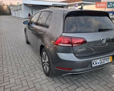 Серый Фольксваген e-Golf, объемом двигателя 0 л и пробегом 97 тыс. км за 11900 $, фото 6 на Automoto.ua