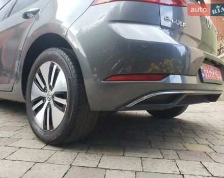 Серый Фольксваген e-Golf, объемом двигателя 0 л и пробегом 65 тыс. км за 13950 $, фото 13 на Automoto.ua
