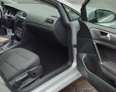 Серый Фольксваген e-Golf, объемом двигателя 0 л и пробегом 145 тыс. км за 12700 $, фото 6 на Automoto.ua