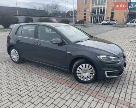 Серый Фольксваген e-Golf, объемом двигателя 0 л и пробегом 84 тыс. км за 15600 $, фото 2 на Automoto.ua