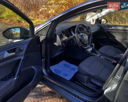 Серый Фольксваген e-Golf, объемом двигателя 0 л и пробегом 127 тыс. км за 11950 $, фото 48 на Automoto.ua