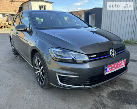 Серый Фольксваген e-Golf, объемом двигателя 0 л и пробегом 61 тыс. км за 15200 $, фото 5 на Automoto.ua