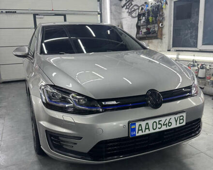 Серый Фольксваген e-Golf, объемом двигателя 0 л и пробегом 87 тыс. км за 14999 $, фото 6 на Automoto.ua