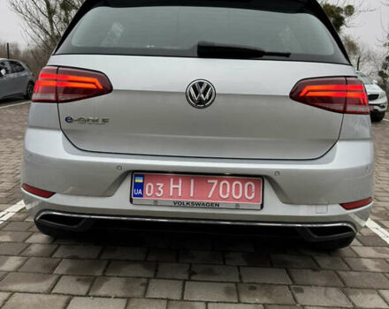 Серый Фольксваген e-Golf, объемом двигателя 0 л и пробегом 91 тыс. км за 15099 $, фото 16 на Automoto.ua