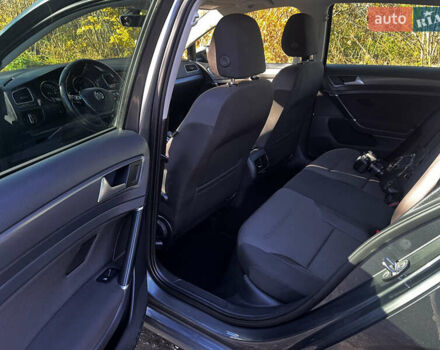 Серый Фольксваген e-Golf, объемом двигателя 0 л и пробегом 127 тыс. км за 11950 $, фото 46 на Automoto.ua