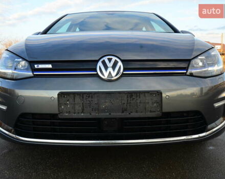 Серый Фольксваген e-Golf, объемом двигателя 0 л и пробегом 91 тыс. км за 13250 $, фото 8 на Automoto.ua