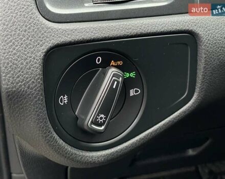 Серый Фольксваген e-Golf, объемом двигателя 0 л и пробегом 108 тыс. км за 13499 $, фото 38 на Automoto.ua