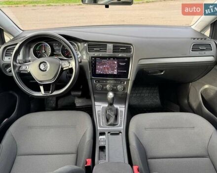 Серый Фольксваген e-Golf, объемом двигателя 0 л и пробегом 89 тыс. км за 13450 $, фото 3 на Automoto.ua