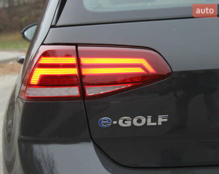 Серый Фольксваген e-Golf, объемом двигателя 0 л и пробегом 65 тыс. км за 13999 $, фото 16 на Automoto.ua