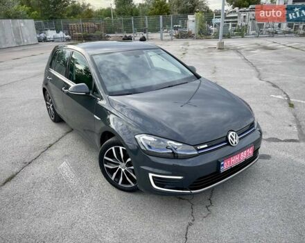 Серый Фольксваген e-Golf, объемом двигателя 0 л и пробегом 103 тыс. км за 13300 $, фото 5 на Automoto.ua