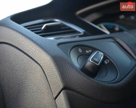 Серый Фольксваген e-Golf, объемом двигателя 0 л и пробегом 91 тыс. км за 13250 $, фото 45 на Automoto.ua