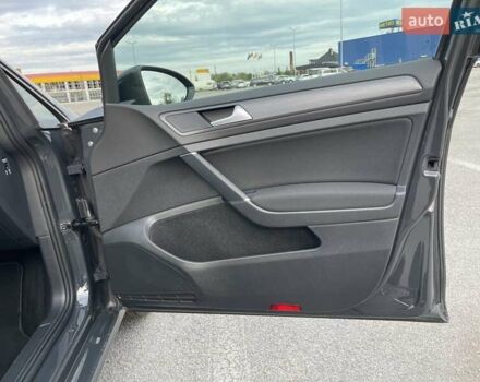 Серый Фольксваген e-Golf, объемом двигателя 0 л и пробегом 103 тыс. км за 13300 $, фото 34 на Automoto.ua