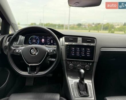 Сірий Фольксваген e-Golf, об'ємом двигуна 0 л та пробігом 49 тис. км за 19200 $, фото 10 на Automoto.ua