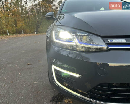Серый Фольксваген e-Golf, объемом двигателя 0 л и пробегом 69 тыс. км за 12950 $, фото 42 на Automoto.ua
