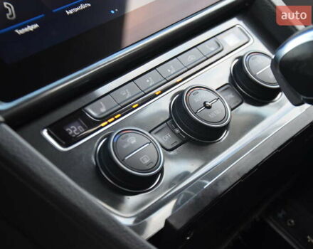 Серый Фольксваген e-Golf, объемом двигателя 0 л и пробегом 91 тыс. км за 13250 $, фото 41 на Automoto.ua