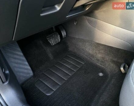 Серый Фольксваген e-Golf, объемом двигателя 0 л и пробегом 48 тыс. км за 14617 $, фото 13 на Automoto.ua