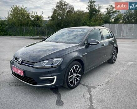 Серый Фольксваген e-Golf, объемом двигателя 0 л и пробегом 103 тыс. км за 13300 $, фото 7 на Automoto.ua