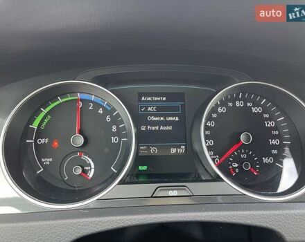 Серый Фольксваген e-Golf, объемом двигателя 0 л и пробегом 103 тыс. км за 13300 $, фото 39 на Automoto.ua