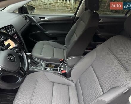 Серый Фольксваген e-Golf, объемом двигателя 0 л и пробегом 40 тыс. км за 15300 $, фото 20 на Automoto.ua