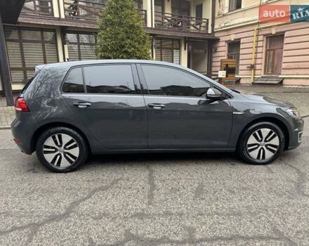 Серый Фольксваген e-Golf, объемом двигателя 0 л и пробегом 40 тыс. км за 15300 $, фото 8 на Automoto.ua