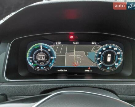 Серый Фольксваген e-Golf, объемом двигателя 0 л и пробегом 54 тыс. км за 16500 $, фото 48 на Automoto.ua