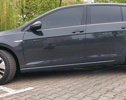 Серый Фольксваген e-Golf, объемом двигателя 0 л и пробегом 95 тыс. км за 14500 $, фото 4 на Automoto.ua
