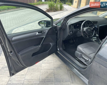 Серый Фольксваген e-Golf, объемом двигателя 0 л и пробегом 91 тыс. км за 12900 $, фото 13 на Automoto.ua