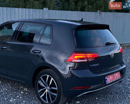 Серый Фольксваген e-Golf, объемом двигателя 0 л и пробегом 157 тыс. км за 12499 $, фото 24 на Automoto.ua