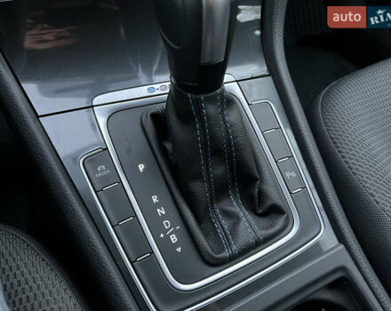 Серый Фольксваген e-Golf, объемом двигателя 0 л и пробегом 69 тыс. км за 12950 $, фото 25 на Automoto.ua