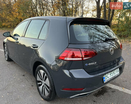 Серый Фольксваген e-Golf, объемом двигателя 0 л и пробегом 69 тыс. км за 12950 $, фото 2 на Automoto.ua