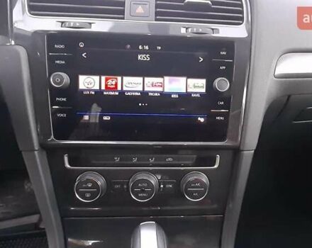 Серый Фольксваген e-Golf, объемом двигателя 0 л и пробегом 140 тыс. км за 12300 $, фото 17 на Automoto.ua