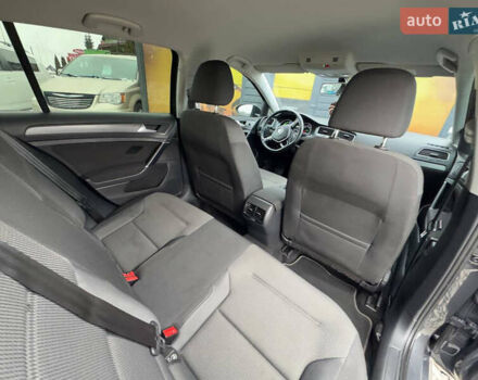 Серый Фольксваген e-Golf, объемом двигателя 0 л и пробегом 53 тыс. км за 12999 $, фото 52 на Automoto.ua