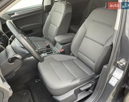 Серый Фольксваген e-Golf, объемом двигателя 0 л и пробегом 103 тыс. км за 13300 $, фото 27 на Automoto.ua