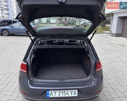 Серый Фольксваген e-Golf, объемом двигателя 0 л и пробегом 60 тыс. км за 16900 $, фото 64 на Automoto.ua