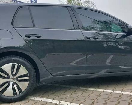 Серый Фольксваген e-Golf, объемом двигателя 0 л и пробегом 95 тыс. км за 14500 $, фото 8 на Automoto.ua