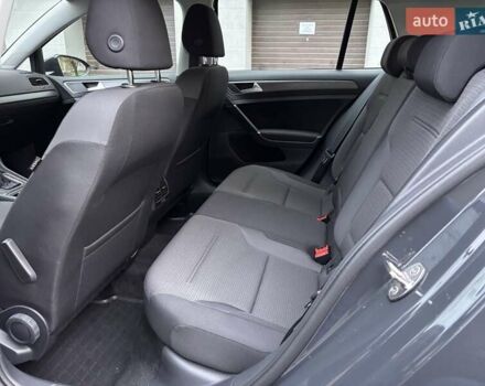 Серый Фольксваген e-Golf, объемом двигателя 0 л и пробегом 60 тыс. км за 16900 $, фото 47 на Automoto.ua