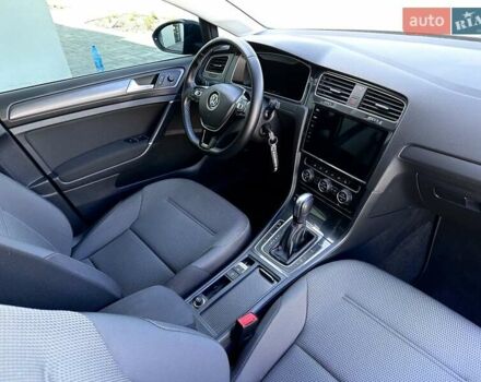 Серый Фольксваген e-Golf, объемом двигателя 0 л и пробегом 54 тыс. км за 16500 $, фото 35 на Automoto.ua