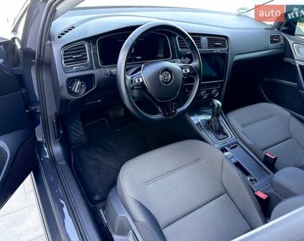 Серый Фольксваген e-Golf, объемом двигателя 0 л и пробегом 54 тыс. км за 16500 $, фото 26 на Automoto.ua