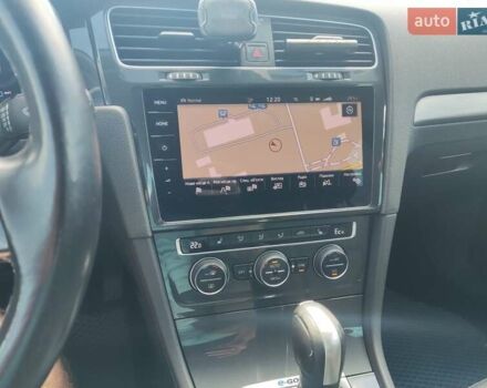 Сірий Фольксваген e-Golf, об'ємом двигуна 0 л та пробігом 110 тис. км за 14200 $, фото 24 на Automoto.ua