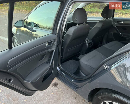 Серый Фольксваген e-Golf, объемом двигателя 0 л и пробегом 69 тыс. км за 12950 $, фото 27 на Automoto.ua