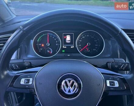 Серый Фольксваген e-Golf, объемом двигателя 0 л и пробегом 64 тыс. км за 15600 $, фото 9 на Automoto.ua