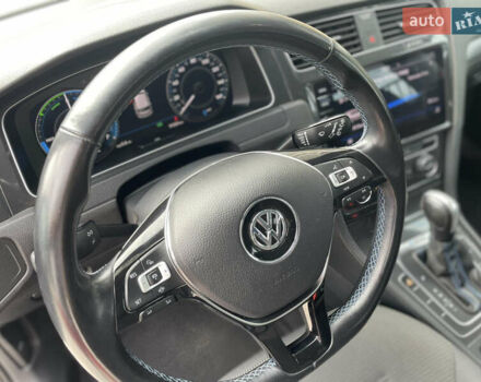 Серый Фольксваген e-Golf, объемом двигателя 0 л и пробегом 91 тыс. км за 12900 $, фото 17 на Automoto.ua