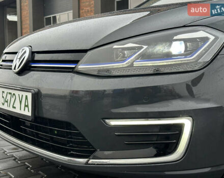 Серый Фольксваген e-Golf, объемом двигателя 0 л и пробегом 115 тыс. км за 14200 $, фото 11 на Automoto.ua