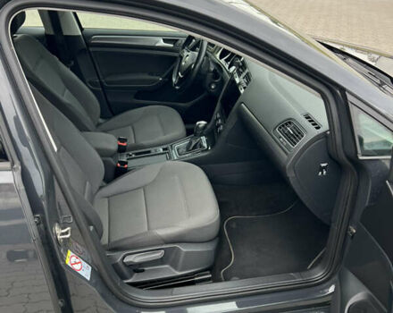 Серый Фольксваген e-Golf, объемом двигателя 0 л и пробегом 45 тыс. км за 14800 $, фото 45 на Automoto.ua