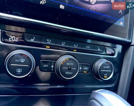 Серый Фольксваген e-Golf, объемом двигателя 0 л и пробегом 54 тыс. км за 16500 $, фото 23 на Automoto.ua